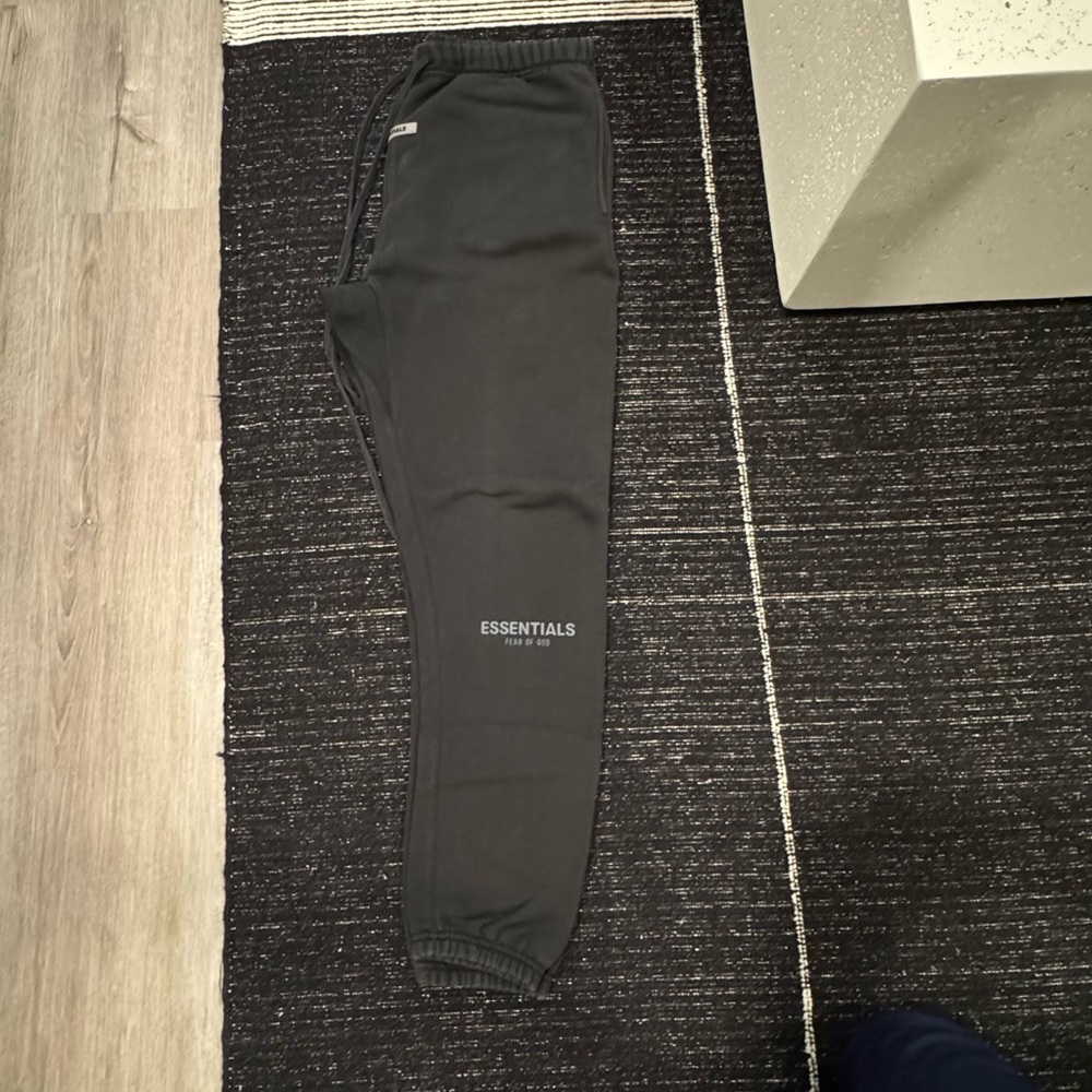 FEAR OF GOD ESSENTIALS BLACKS Joggers